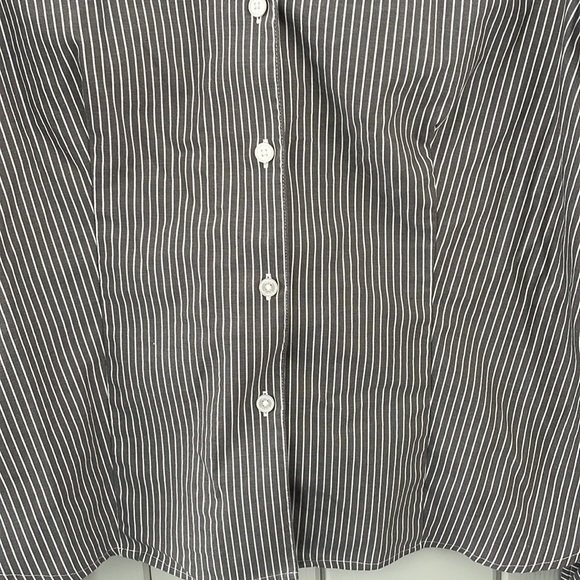 Anne Klein Women’s Pinstripe Blouse Structured Grey/White Size Small Non-Iron - Picture 3 of 6